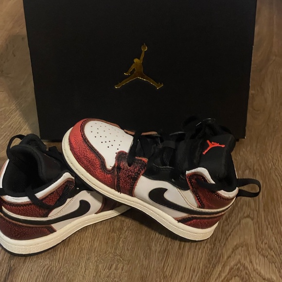 Nike Air Jordan 1 Mid Black / Infared / White Size 7C - Picture 2 of 7